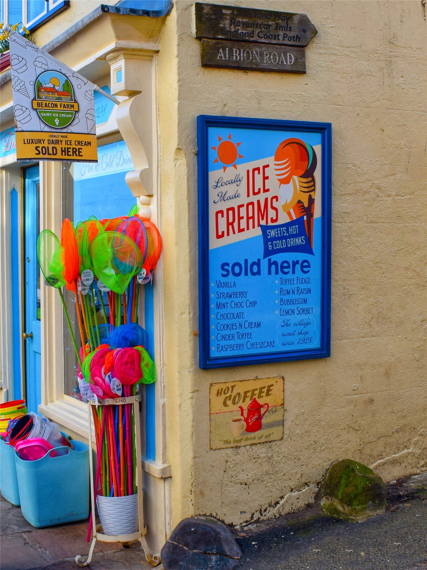 Dollies Ice Cream Shop Robin Hood's Bay
